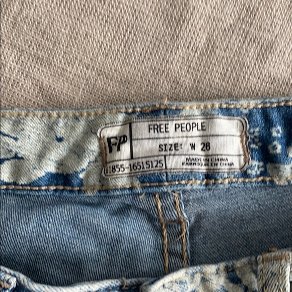 Free people 26” waist floral jeans cropped pant - Picture 4 of 7